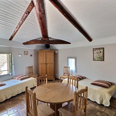 Bastide De La Treille Montaren-et-Saint-Mediers