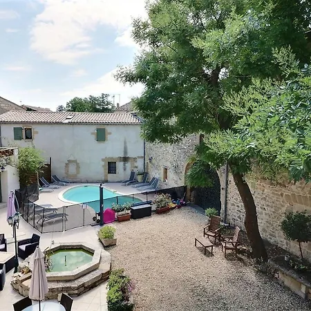 Bastide De La Treille * Montaren-et-Saint-Mediers