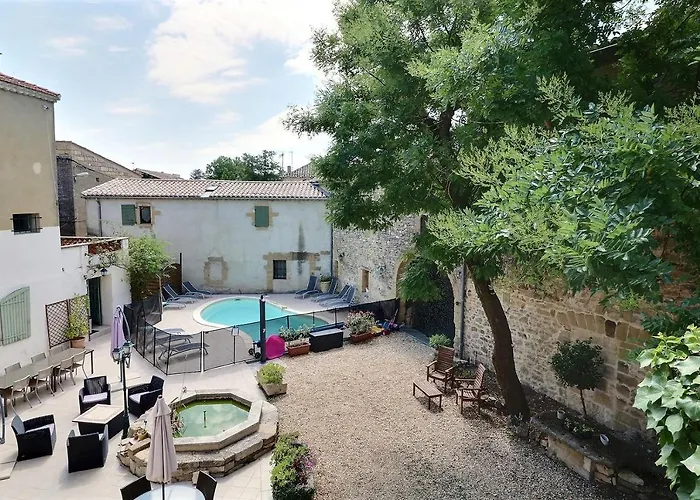 Bastide De La Treille * Montaren-et-Saint-Médiers