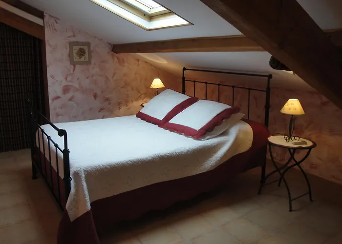 Bastide De La Treille Montaren-et-Saint-Médiers